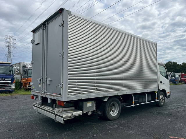 日野デュトロアルミバン小型（2t・3t）[写真03]
