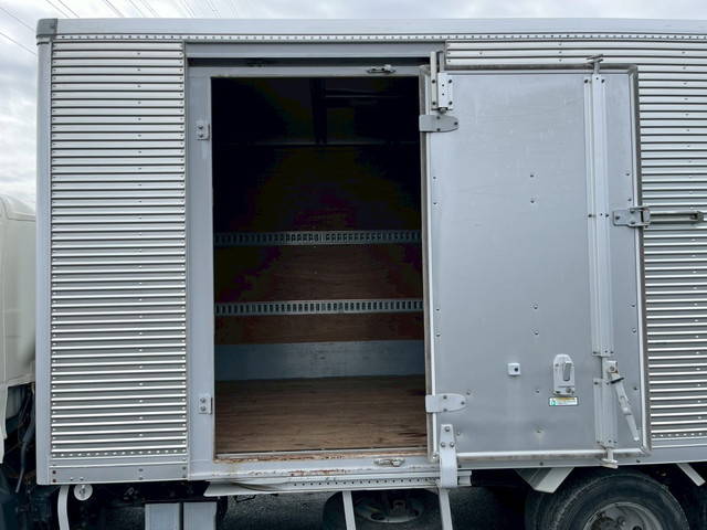 日野デュトロアルミバン小型（2t・3t）[写真05]