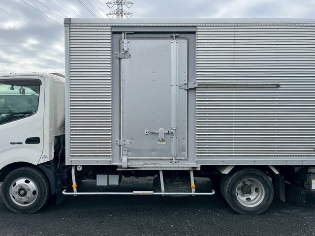 日野デュトロアルミバン小型（2t・3t）[写真06]