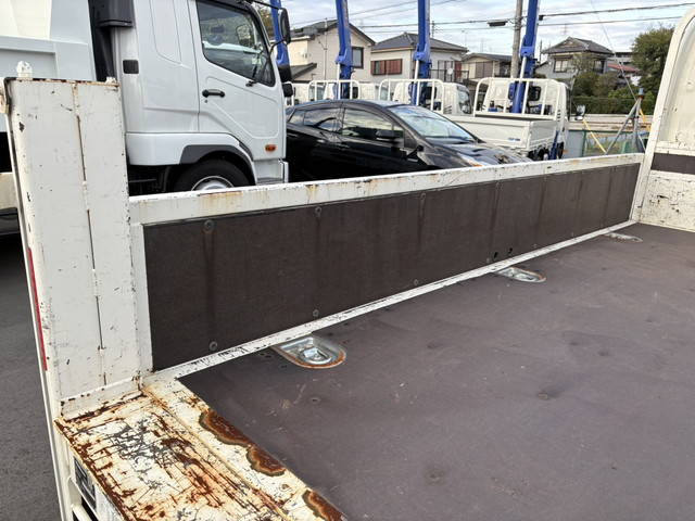 日野デュトロ平ボディ小型（2t・3t）[写真14]