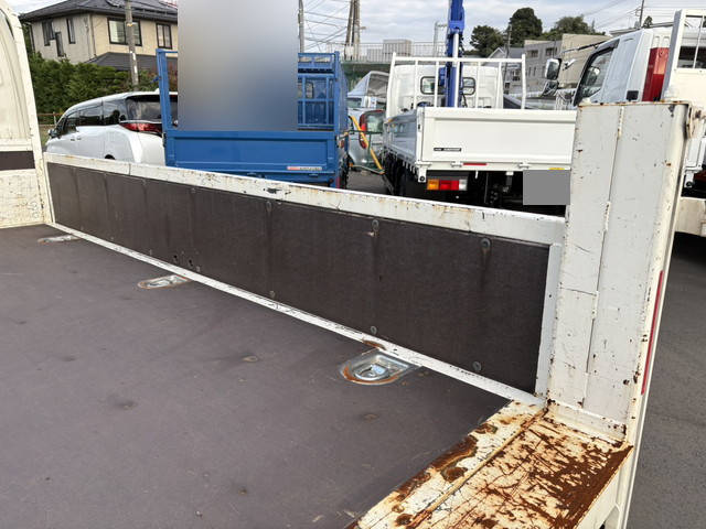 日野デュトロ平ボディ小型（2t・3t）[写真15]