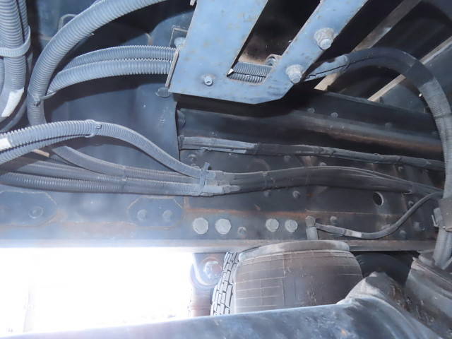 三菱ふそうスーパーグレートアルミウイング大型（10t）[写真10]