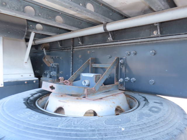 三菱ふそうスーパーグレートアルミウイング大型（10t）[写真12]