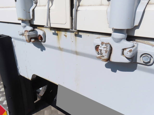 三菱ふそうスーパーグレートアルミウイング大型（10t）[写真35]