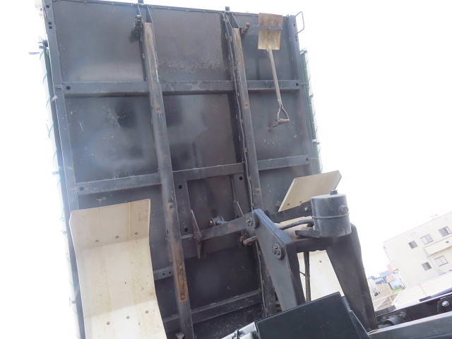 いすゞフォワードダンプ中型（4t）[写真26]