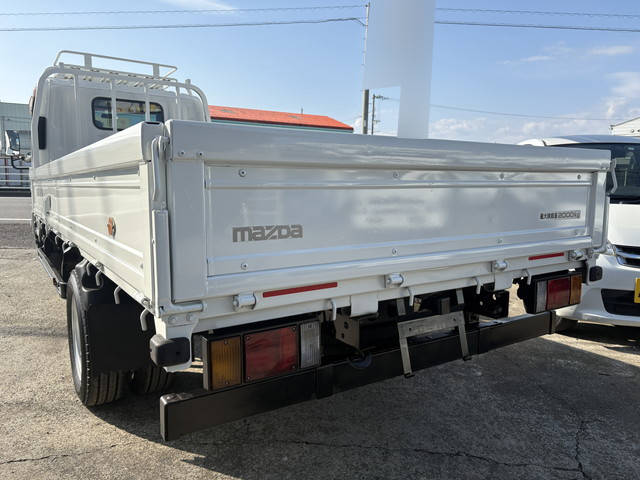 マツダタイタン平ボディ小型（2t・3t）[写真02]