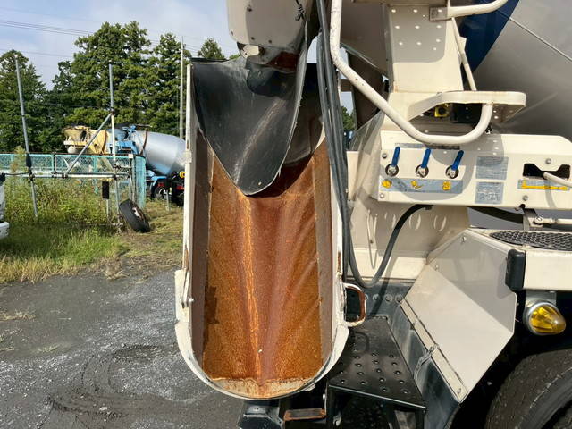 日野プロフィアミキサー車（コンクリートミキサー）大型（10t）[写真12]