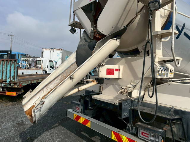 日野プロフィアミキサー車（コンクリートミキサー）大型（10t）[写真18]