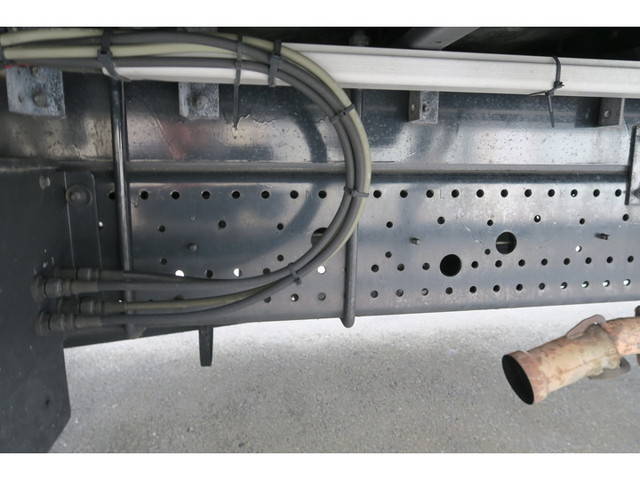 いすゞフォワードアルミウイング中型（4t）[写真36]