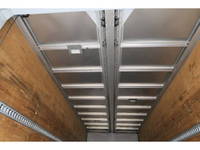 いすゞフォワードアルミウイング中型（4t）[写真08]