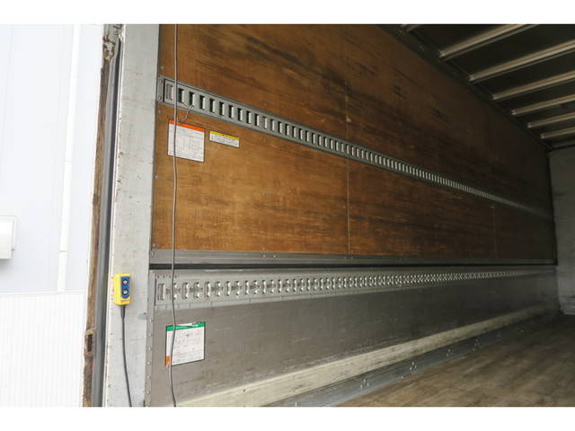 いすゞフォワードアルミウイング中型（4t）[写真09]