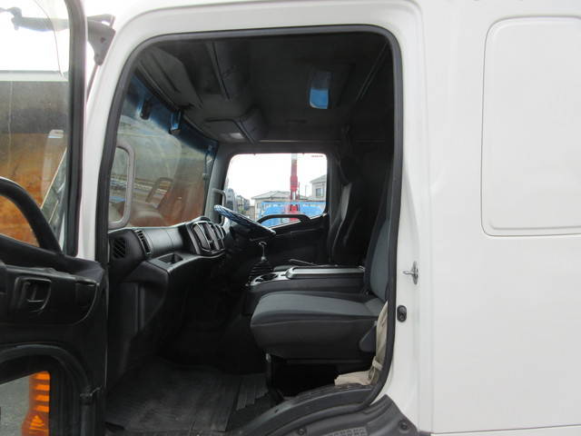 日野レンジャーアルミウイング中型（4t）[写真30]