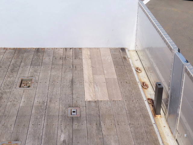 いすゞギガアルミブロック大型（10t）[写真35]