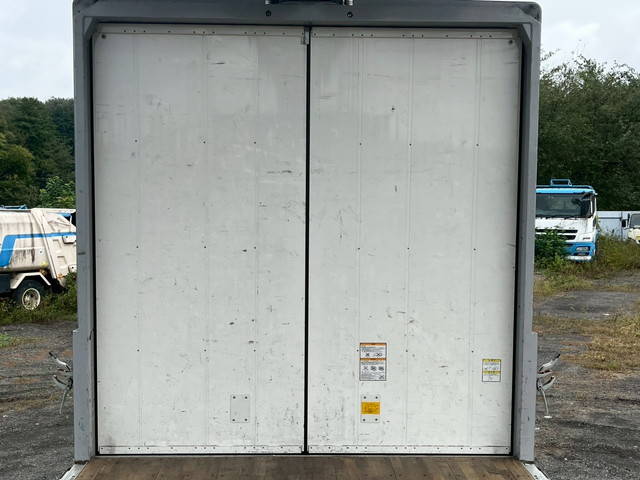 いすゞフォワードアルミウイング中型（4t）[写真13]