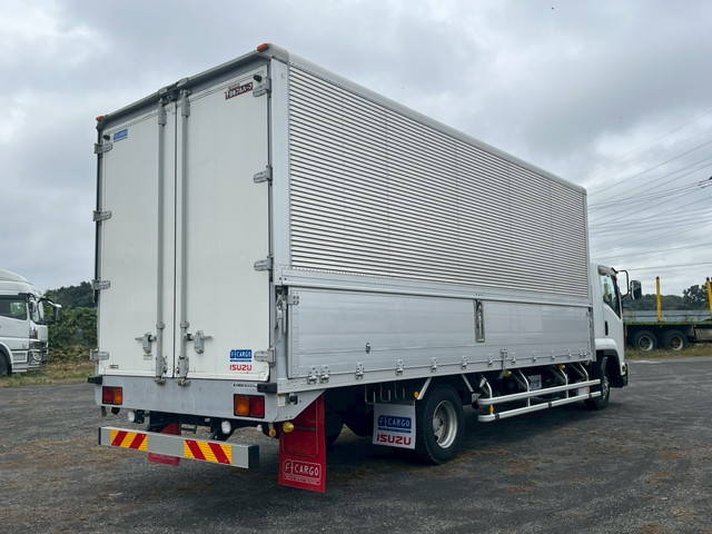 いすゞフォワードアルミウイング中型（4t）[写真02]