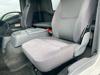 いすゞフォワードアルミウイング中型（4t）[写真24]