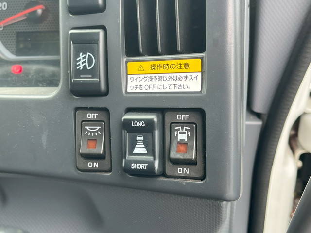 いすゞフォワードアルミウイング中型（4t）[写真25]