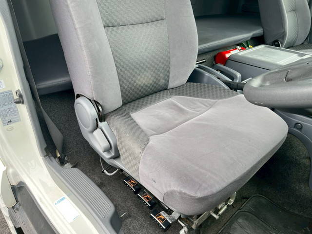 いすゞフォワードアルミウイング中型（4t）[写真31]