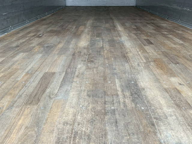 いすゞフォワードアルミウイング中型（4t）[写真06]