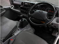 日野デュトロ平ボディ小型（2t・3t）[写真22]