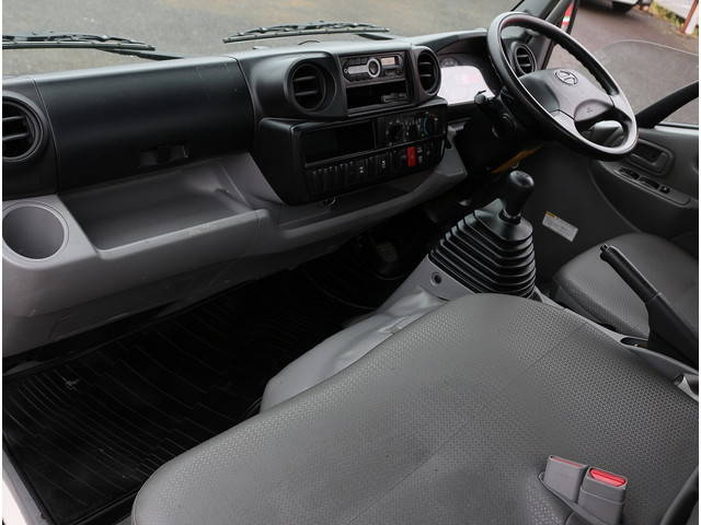 日野デュトロ平ボディ小型（2t・3t）[写真31]