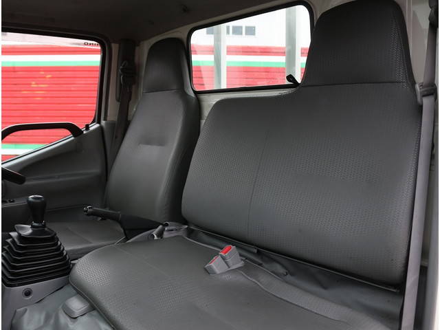 日野デュトロ平ボディ小型（2t・3t）[写真32]