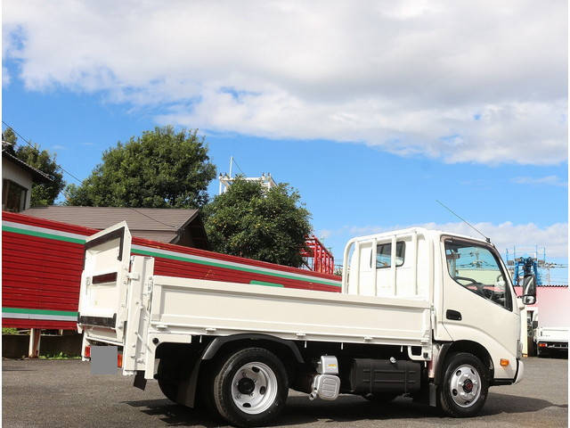 日野デュトロ平ボディ小型（2t・3t）[写真04]