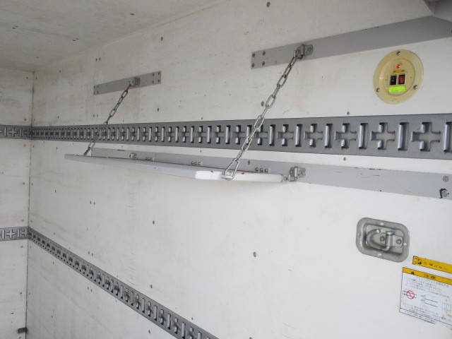 日産アトラスパネルバン小型（2t・3t）[写真17]