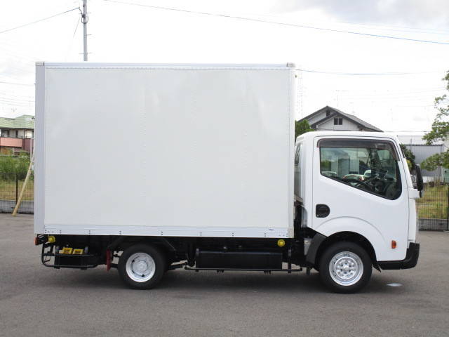 日産アトラスパネルバン小型（2t・3t）[写真05]