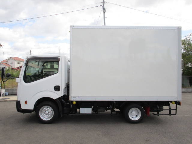 日産アトラスパネルバン小型（2t・3t）[写真06]