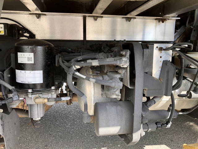 日野レンジャー冷凍車（冷蔵車）中型（4t）[写真22]