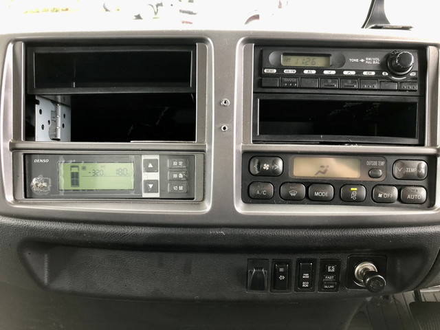 日野レンジャー冷凍車（冷蔵車）中型（4t）[写真34]