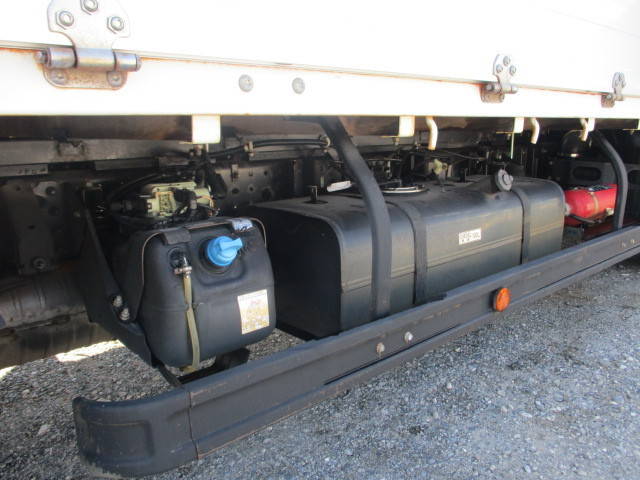 三菱ふそうキャンターアルミブロック小型（2t・3t）[写真16]