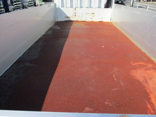 三菱ふそうキャンターアルミブロック小型（2t・3t）[写真18]