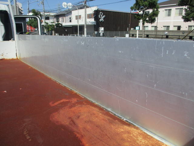 三菱ふそうキャンターアルミブロック小型（2t・3t）[写真19]