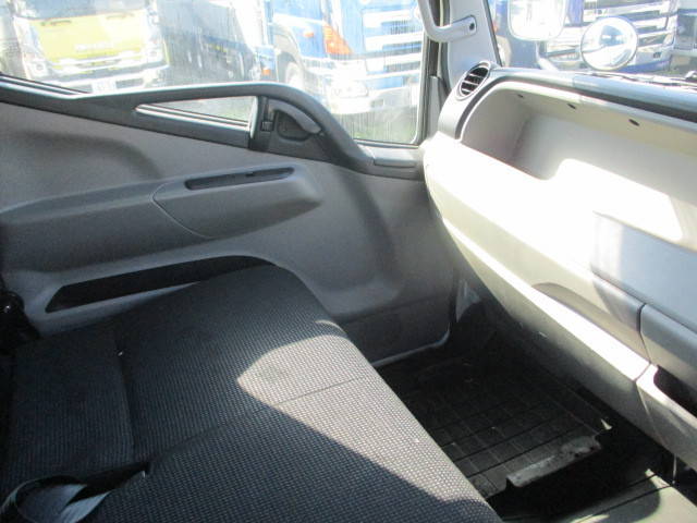 三菱ふそうキャンターアルミブロック小型（2t・3t）[写真26]