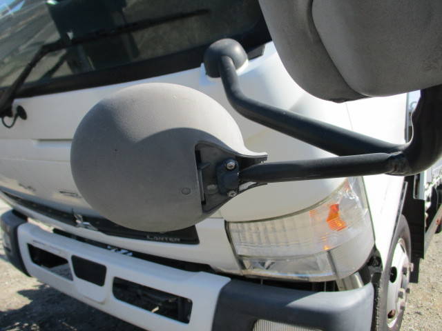 三菱ふそうキャンターアルミブロック小型（2t・3t）[写真40]