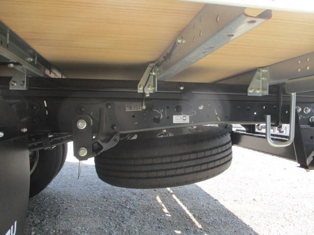 いすゞエルフアルミバン小型（2t・3t）[写真12]