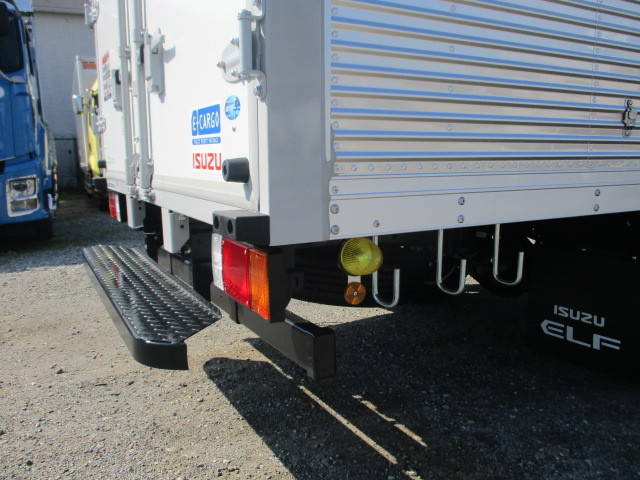 いすゞエルフアルミバン小型（2t・3t）[写真14]