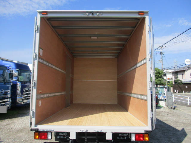 いすゞエルフアルミバン小型（2t・3t）[写真17]