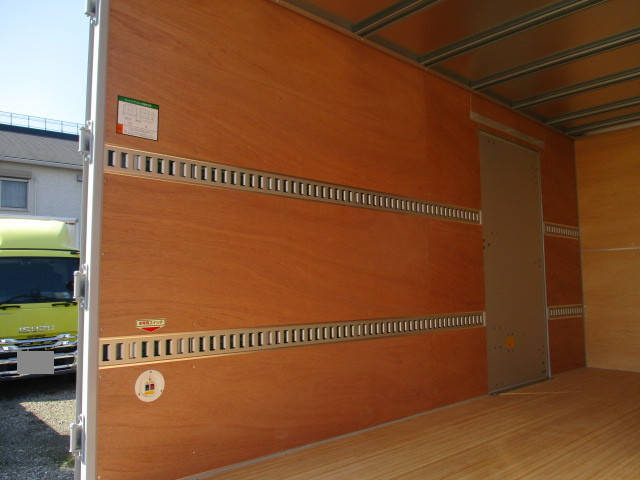 いすゞエルフアルミバン小型（2t・3t）[写真20]