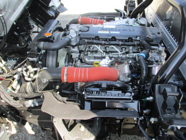 いすゞエルフアルミバン小型（2t・3t）[写真31]