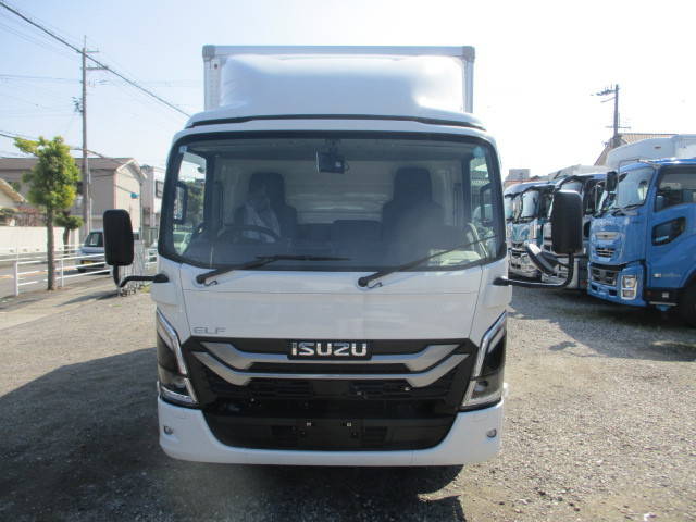 いすゞエルフアルミバン小型（2t・3t）[写真05]