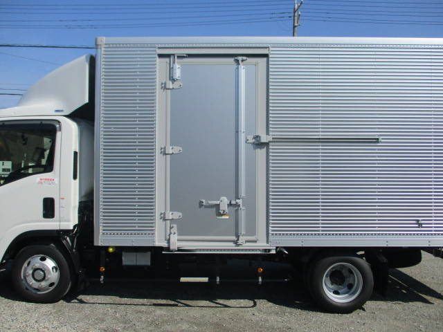 いすゞエルフアルミバン小型（2t・3t）[写真06]