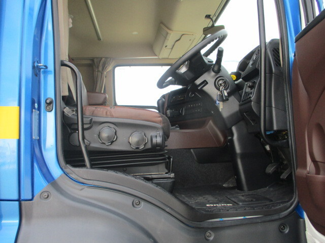 日野プロフィアアルミブロック大型（10t）[写真23]