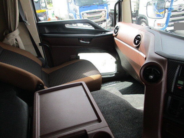 日野プロフィアアルミブロック大型（10t）[写真28]