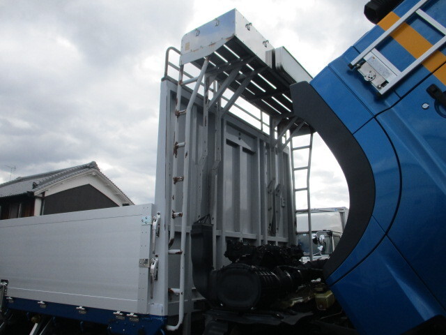 日野プロフィアアルミブロック大型（10t）[写真37]