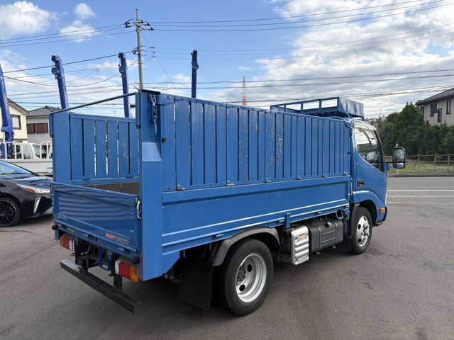 日野デュトロ平ボディ小型（2t・3t）[写真04]