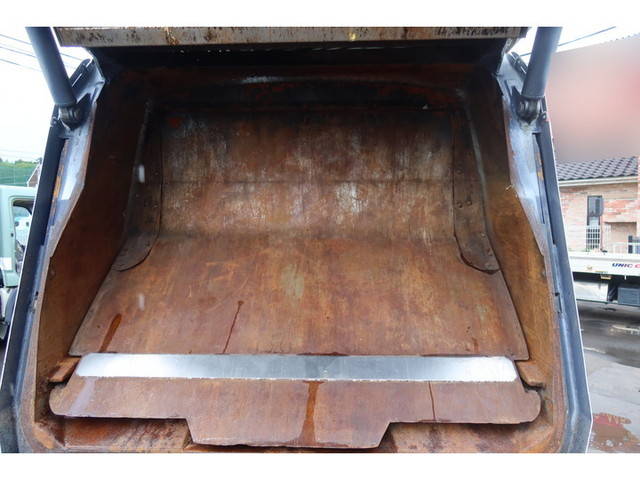 日野デュトロパッカー車（塵芥車）小型（2t・3t）[写真16]