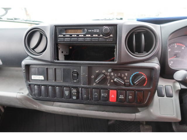 日野デュトロパッカー車（塵芥車）小型（2t・3t）[写真38]